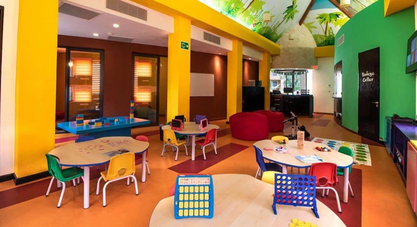 Villa del Palmar Cancun kids club